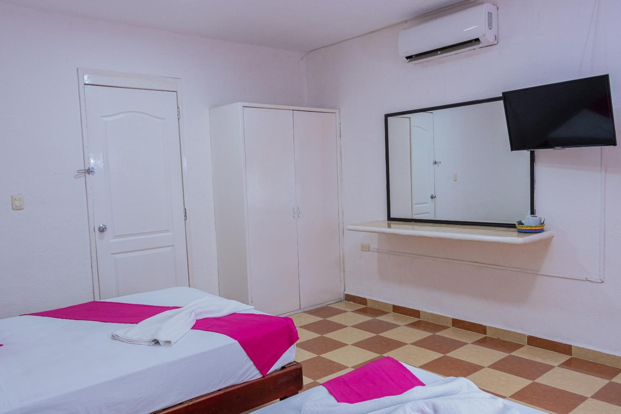 OYO Hotel Marías Chetumal Exterior foto
